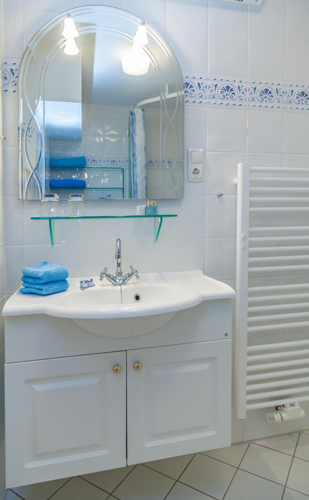 Hotel Wiesbaden Wenningstedt-Braderup Zimmer foto