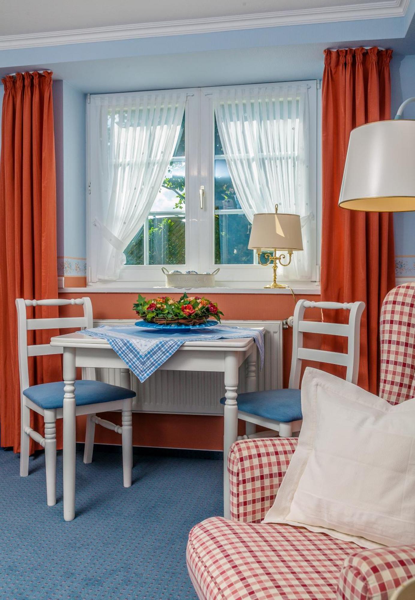 Hotel Wiesbaden Wenningstedt-Braderup Zimmer foto