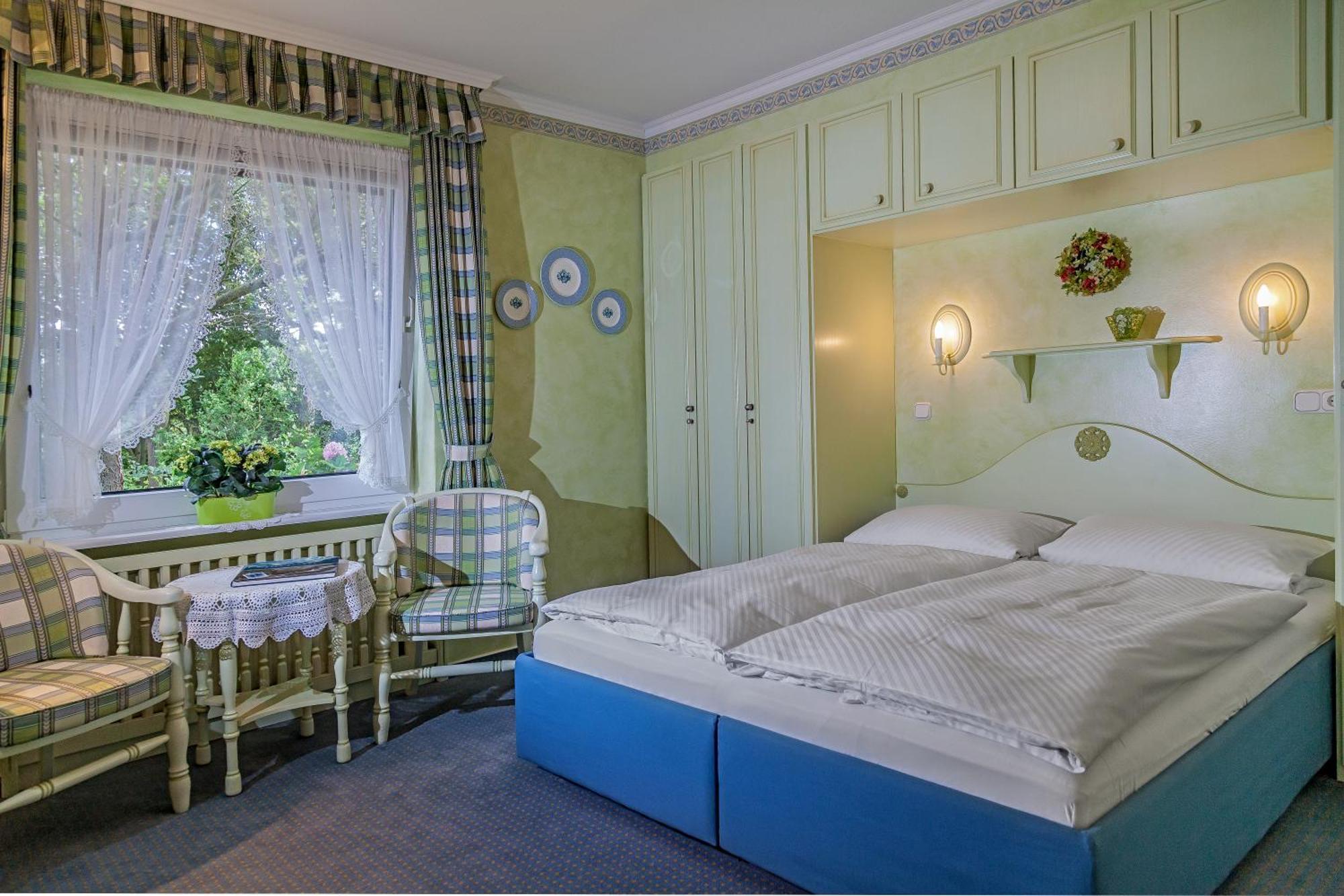 Hotel Wiesbaden Wenningstedt-Braderup Zimmer foto